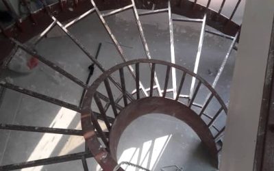 ساخت پله فلزی توسط گروه مهندسی فن و هنر